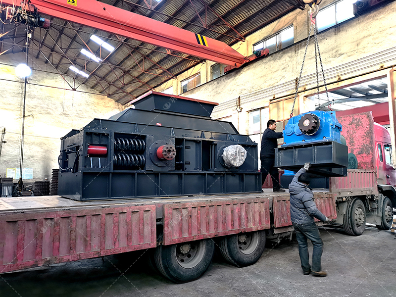 花崗巖對輥破碎機出料粒度多少？產量多大？